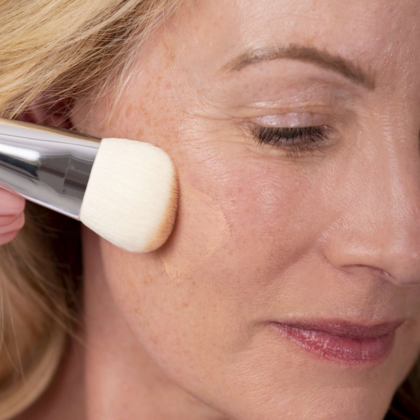 Complexion T-Brush
